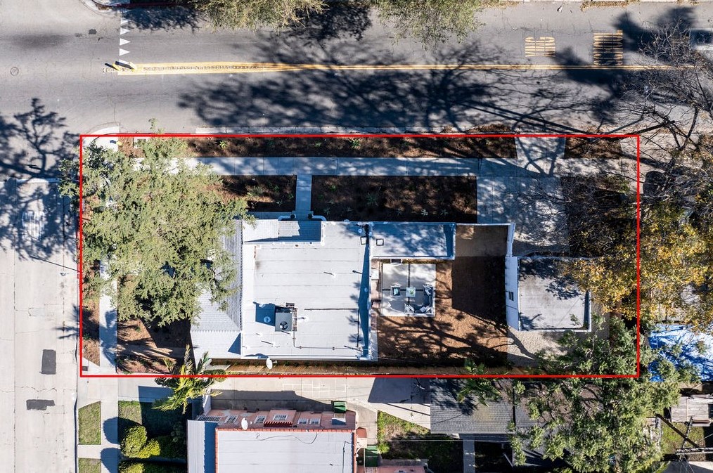 2202 75th St, Los Angeles CA  90043-5326 exterior