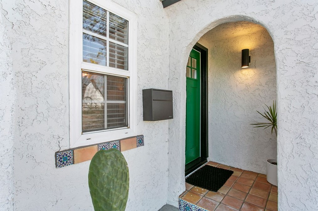 2202 75th St, Los Angeles CA  90043-5326 exterior