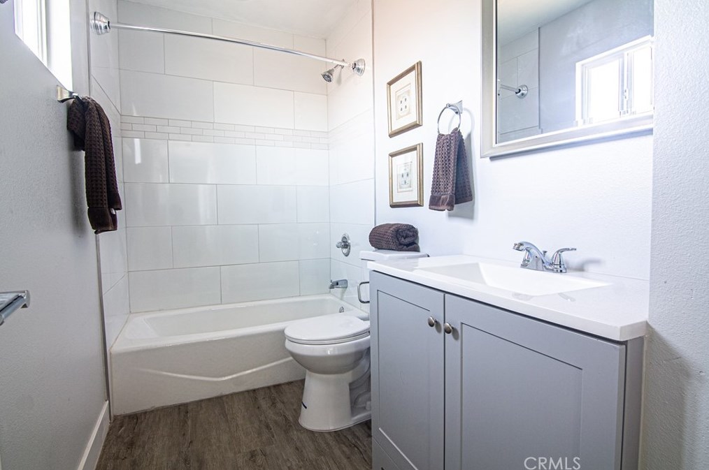 2014 Piru St, Compton CA  90222-3525 exterior