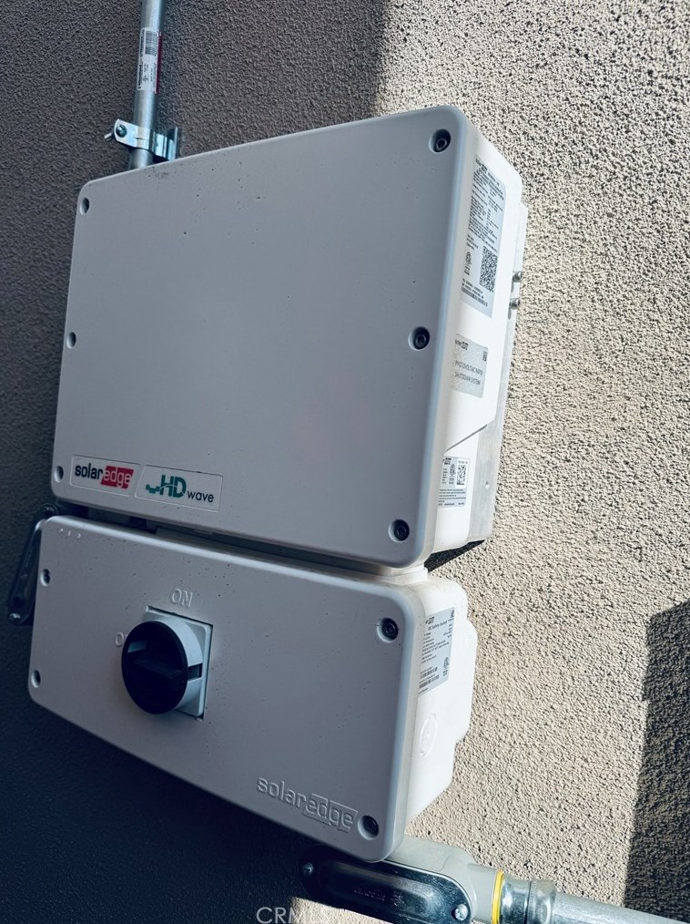 2014 Piru St, Compton CA  90222-3525 exterior