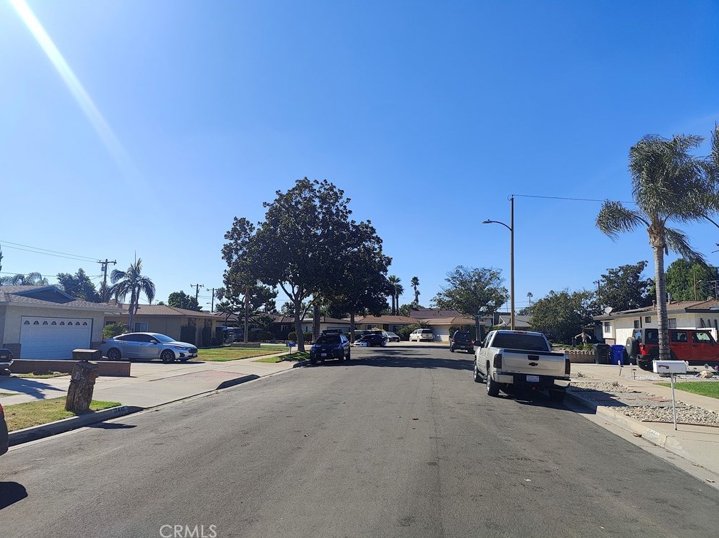 17448 Filbert St, Fontana CA  92335-5921 exterior