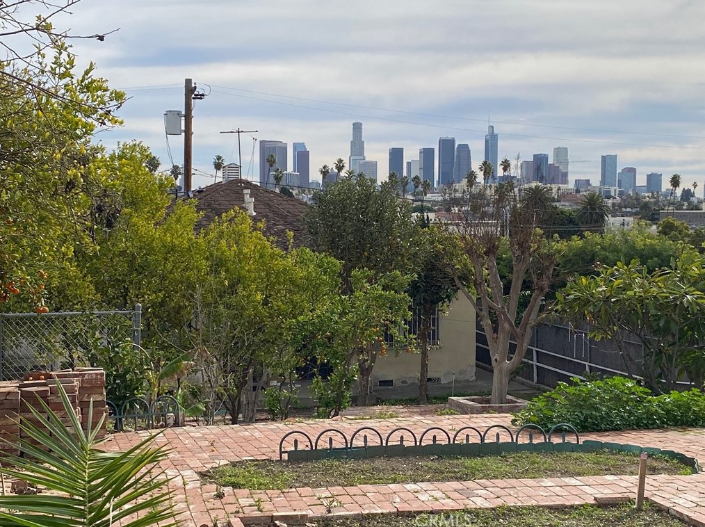 230 Hoover St, Los Angeles CA  90004-3628 exterior