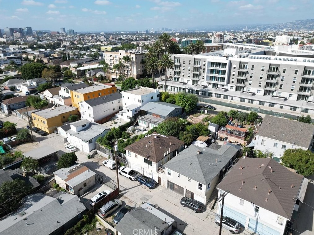 230 Hoover St, Los Angeles CA  90004-3628 exterior
