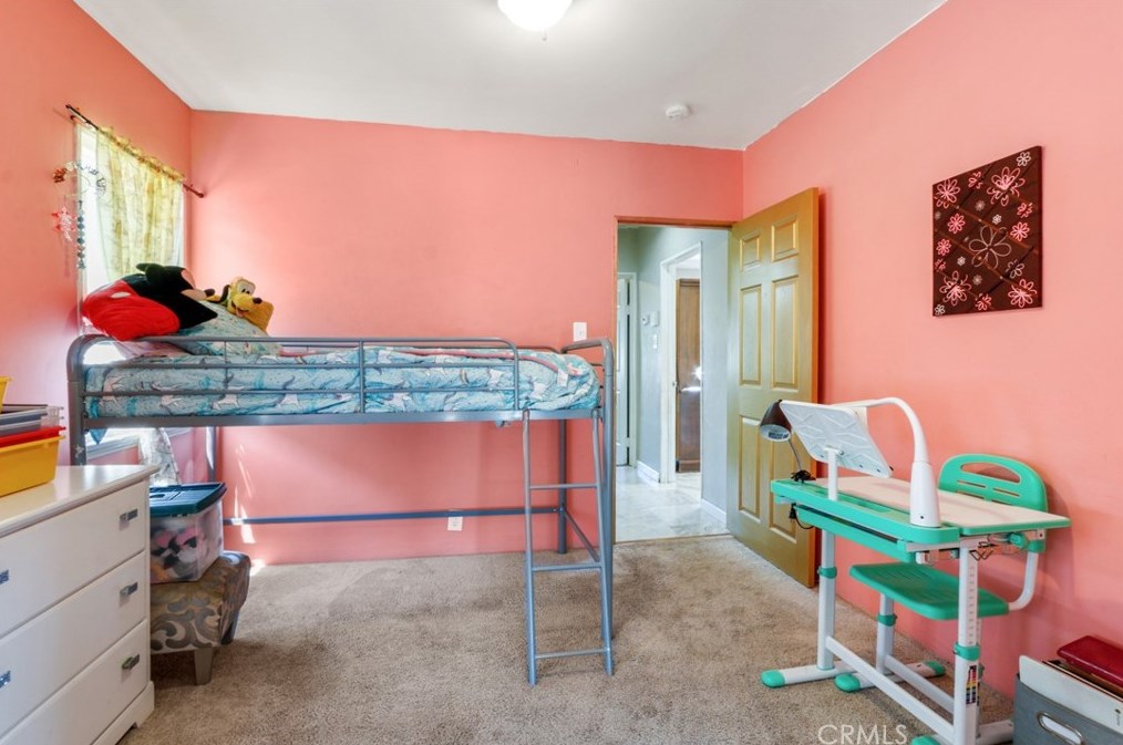 1638 105th St, Los Angeles CA  90047-4451 exterior