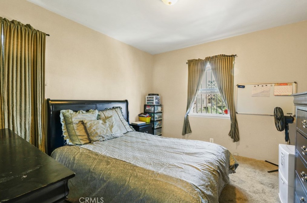 1638 105th St, Los Angeles CA  90047-4451 exterior