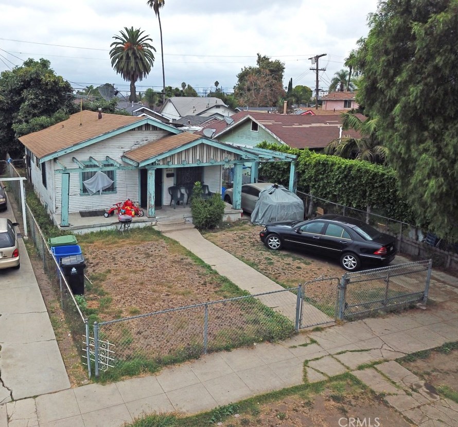 1535 70th St, Los Angeles CA  90001-2501 exterior