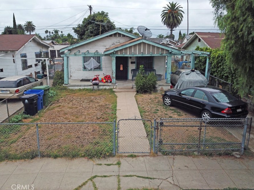 1535 70th St, Los Angeles CA  90001-2501 exterior