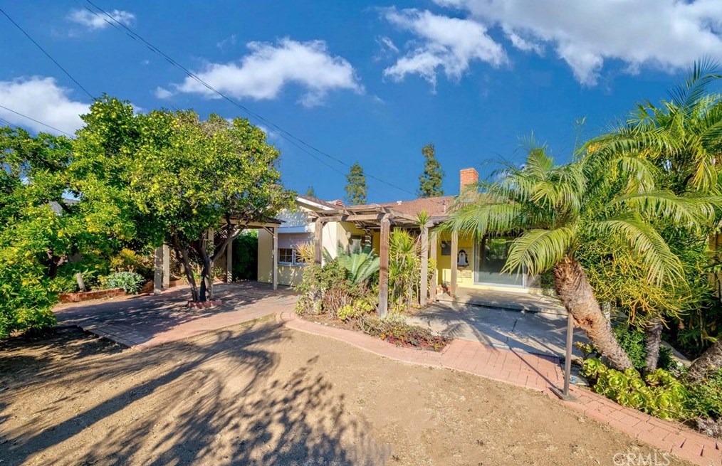 13633 Biola Ave, La Mirada CA  90638-3045 exterior