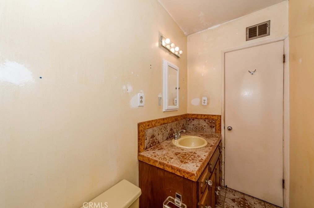 13633 Biola Ave, La Mirada CA  90638-3045 exterior