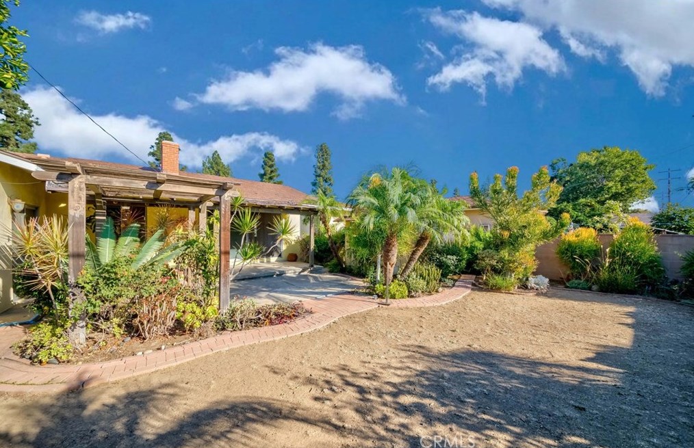 13633 Biola Ave, La Mirada CA  90638-3045 exterior