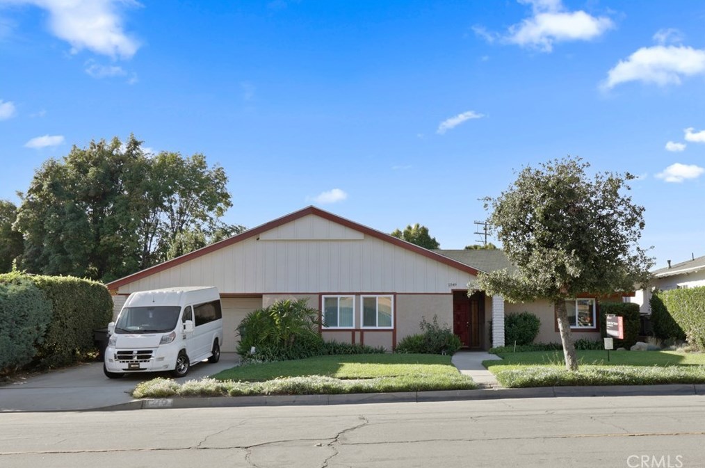 2349 Arroyo Blvd, Pasadena CA  91103-1002 exterior
