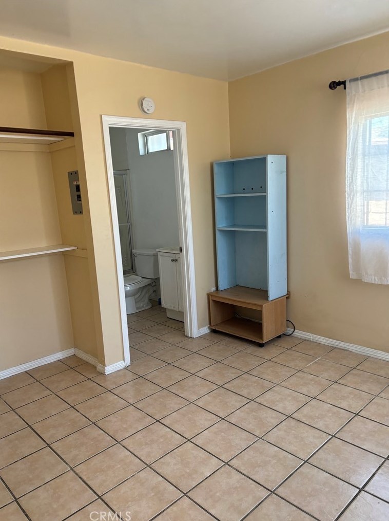 1553 102nd St, Los Angeles CA  90003-4705 exterior