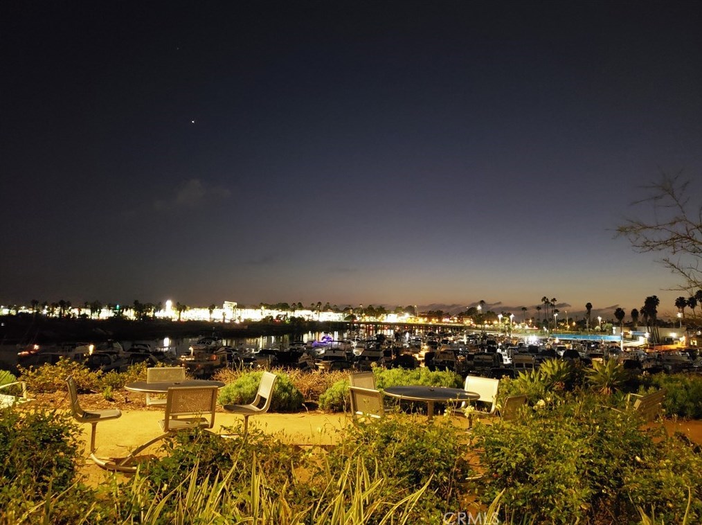 305 Sand Piper Dr, Long Beach CA  90803-2322 exterior