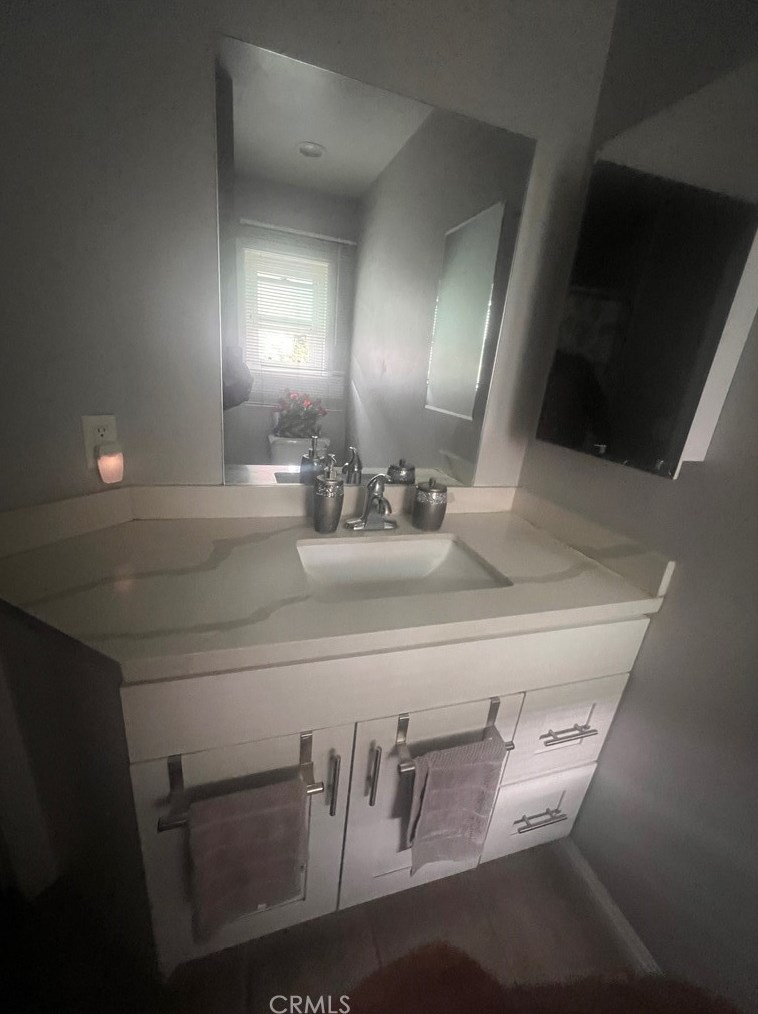 2201 Towne Ave, Pomona CA  91766-6225 exterior