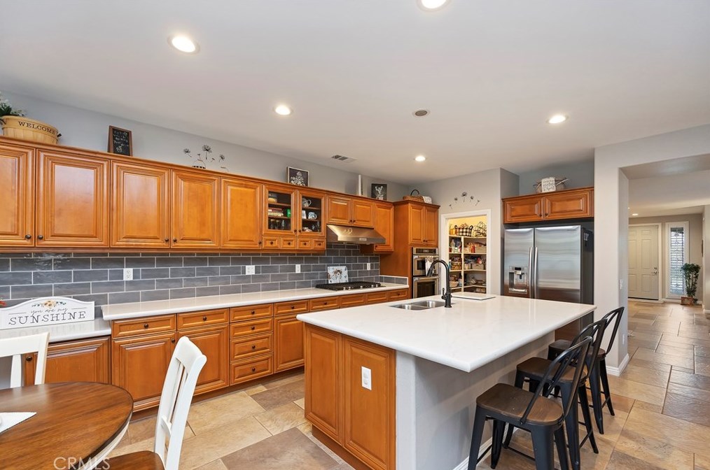 2359 Mary Clare St, Corona CA  92882-6973 exterior