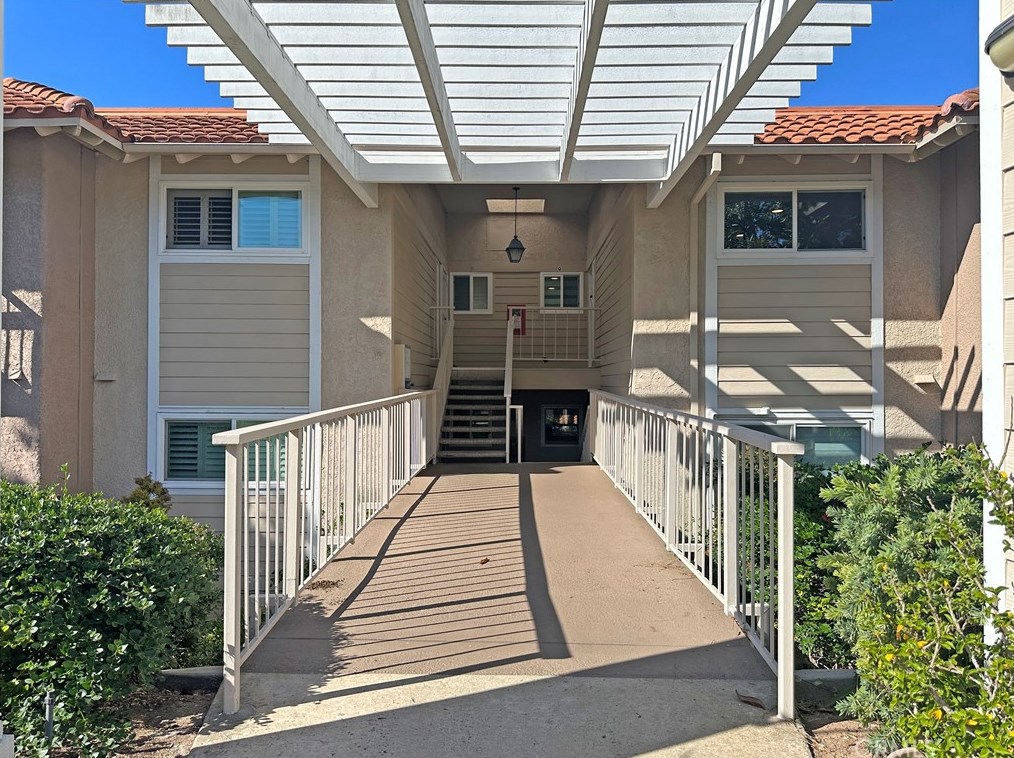5362 Algarrobo, Laguna Beach CA  92637-2507 exterior