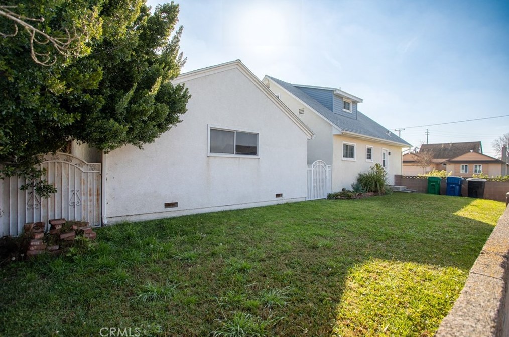6031 Modoc Rd, Westminster CA  92683-2048 exterior