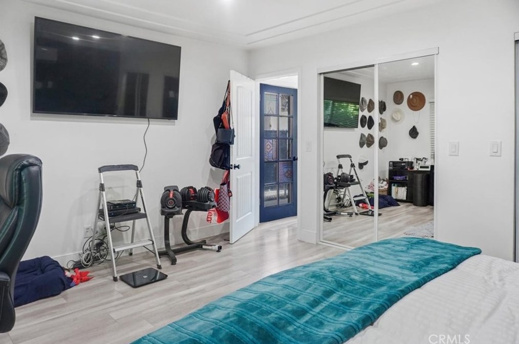 230 Hoover St, Los Angeles CA  90004-3628 exterior