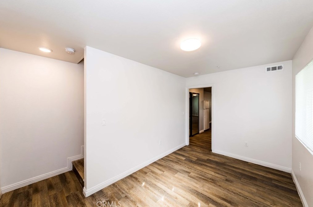 211 43rd St, Los Angeles CA  90011-3007 exterior