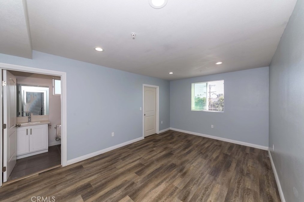 211 43rd St, Los Angeles CA  90011-3007 exterior
