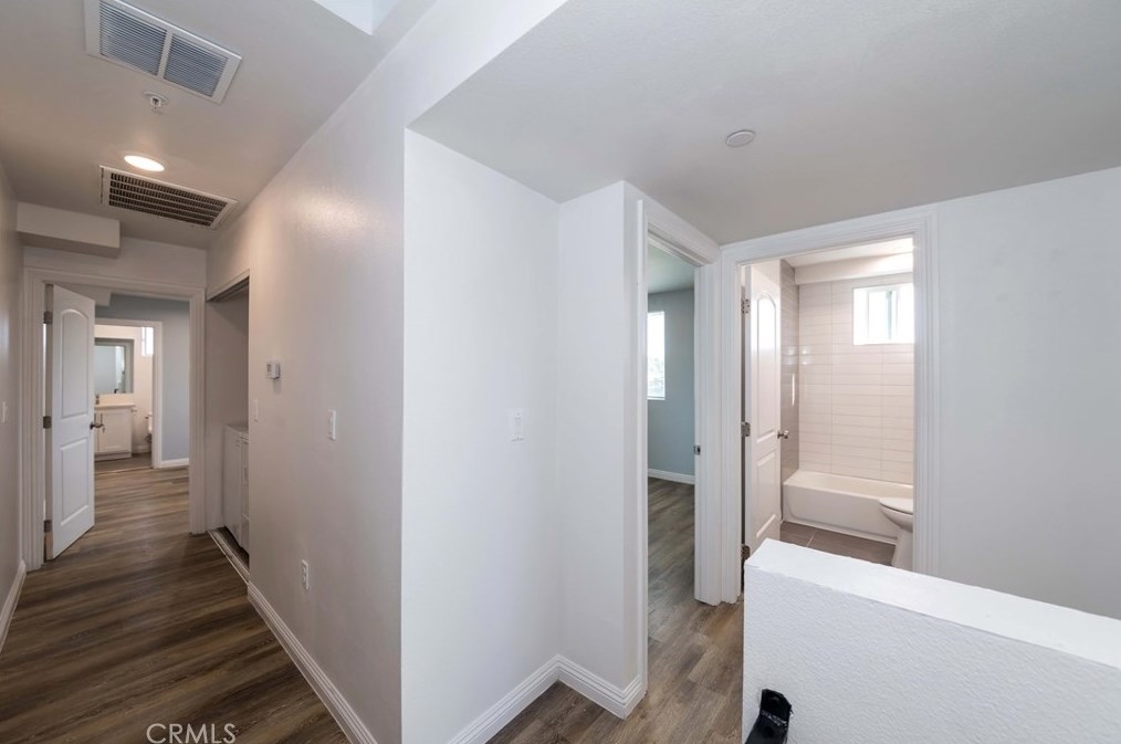211 43rd St, Los Angeles CA  90011-3007 exterior