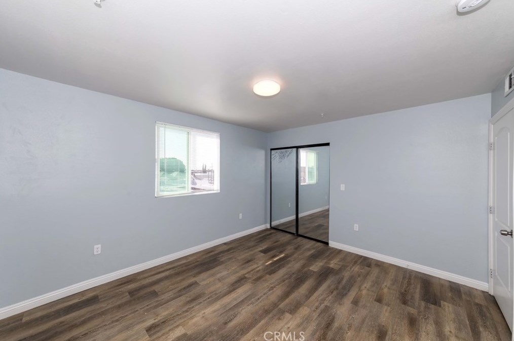 211 43rd St, Los Angeles CA  90011-3007 exterior