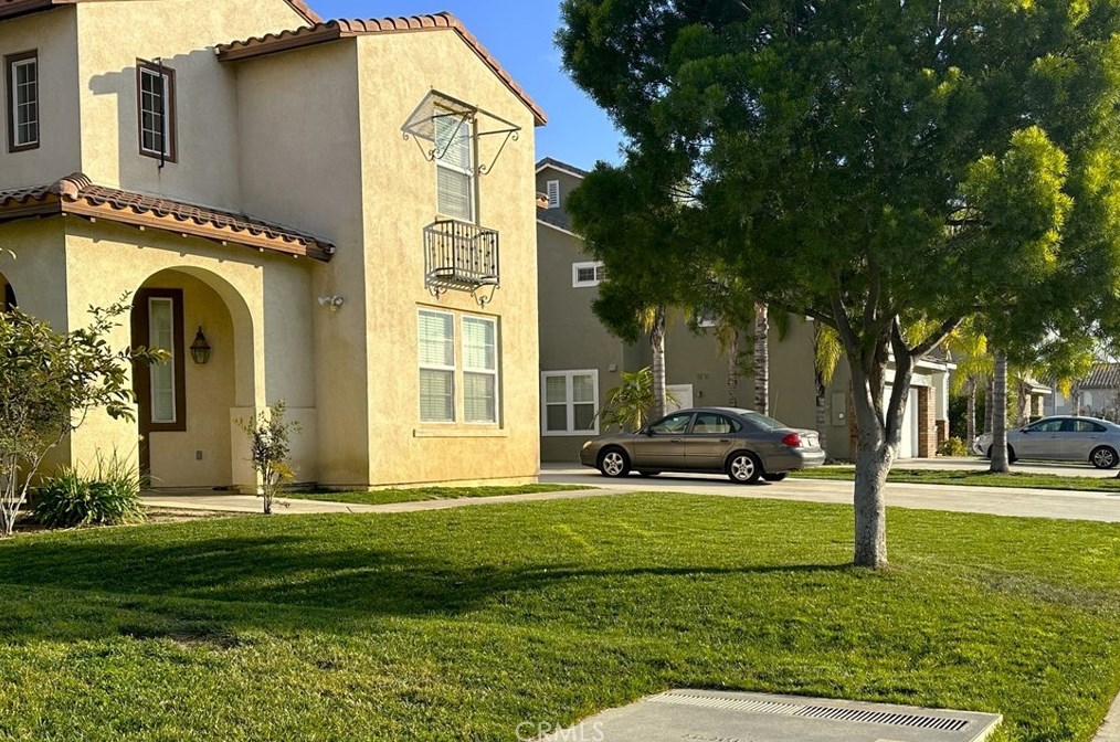 8268 Yarrow Ln, Riverside CA  92508-3537 exterior