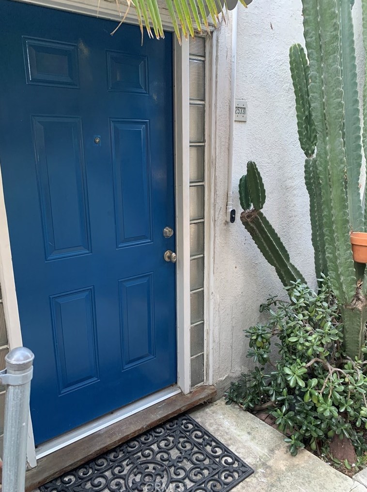 2527 5th St, Los Angeles CA  90057-1855 exterior