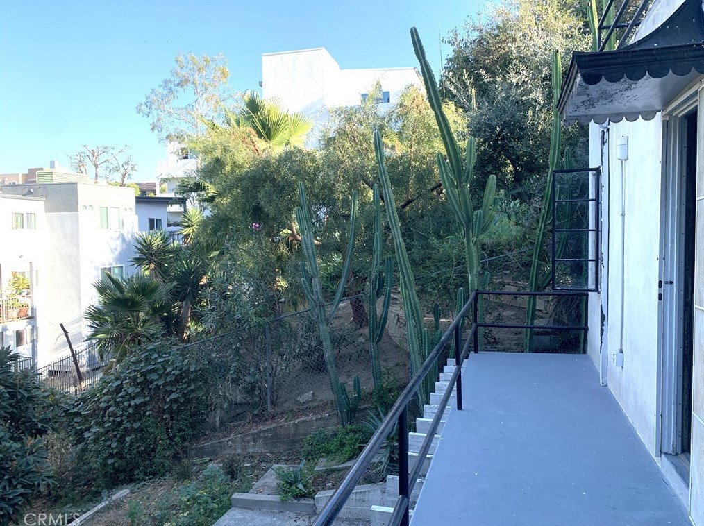 2527 5th St, Los Angeles CA  90057-1855 exterior