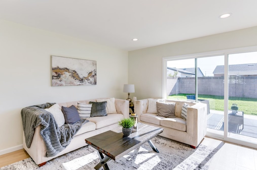 5202 Myra Ave, Cypress CA  90630-4443 exterior