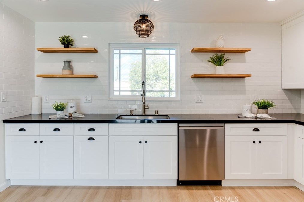 5202 Myra Ave, Cypress CA  90630-4443 exterior