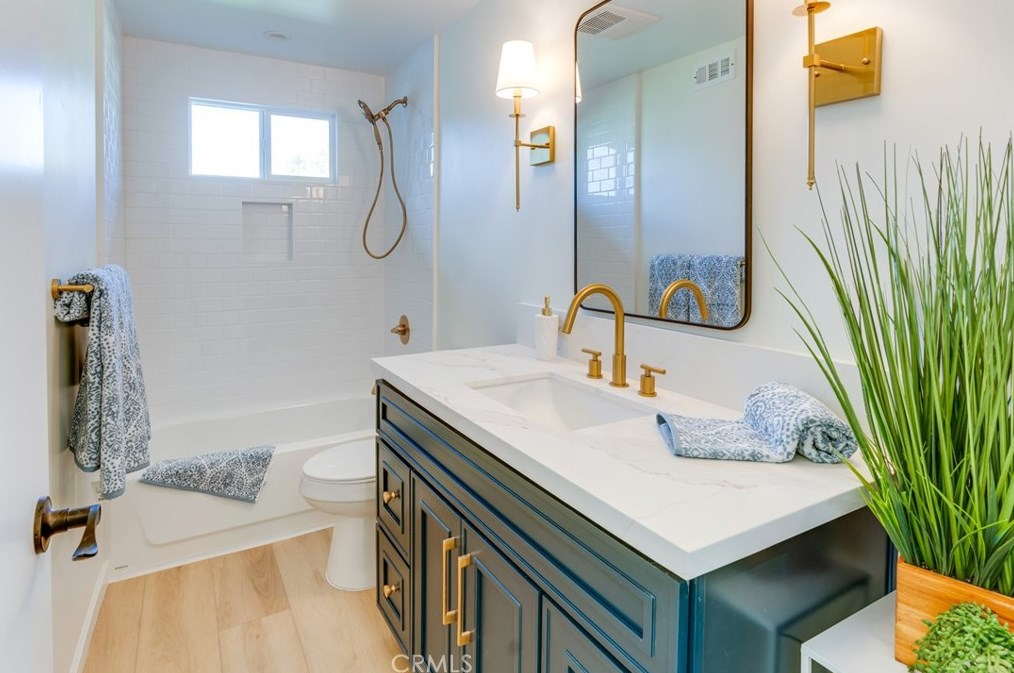 5202 Myra Ave, Cypress CA  90630-4443 exterior