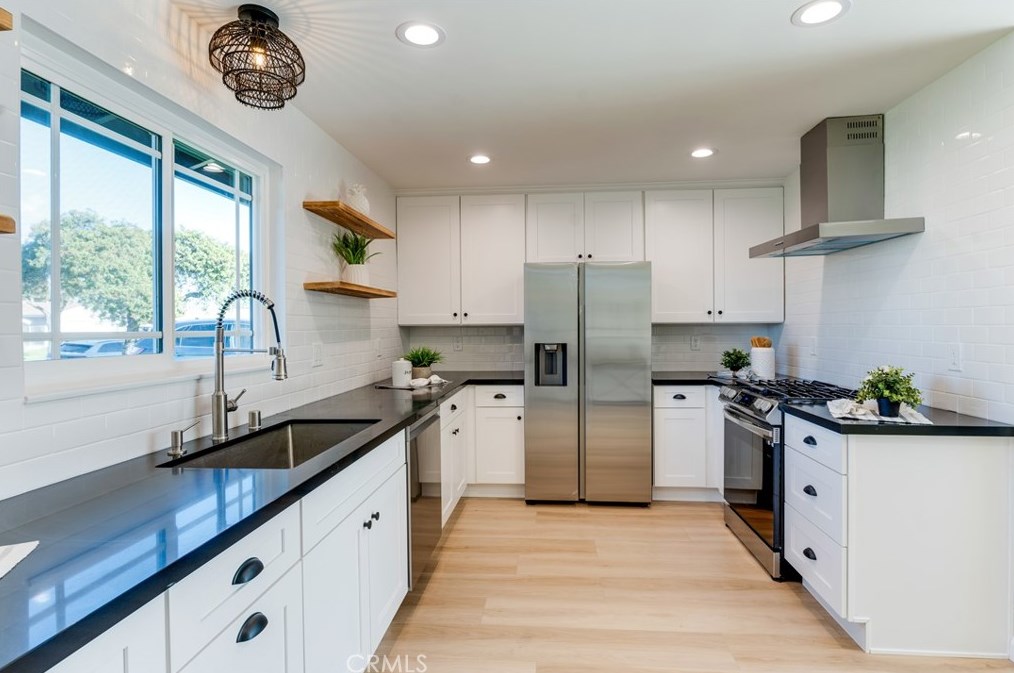 5202 Myra Ave, Cypress CA  90630-4443 exterior