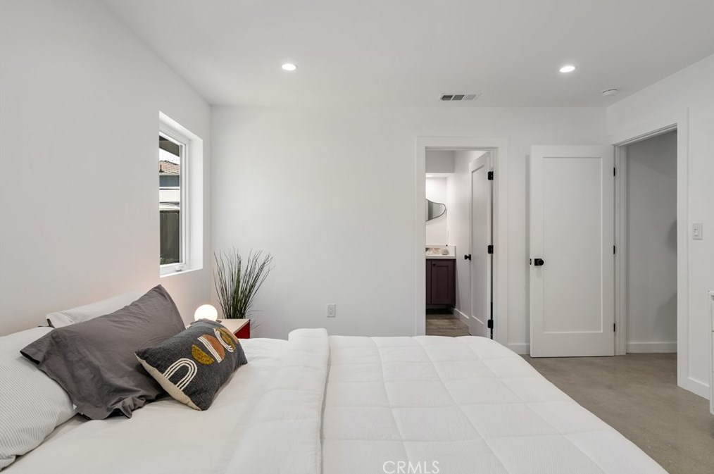 2133 74th St, Los Angeles CA  90047-2119 exterior