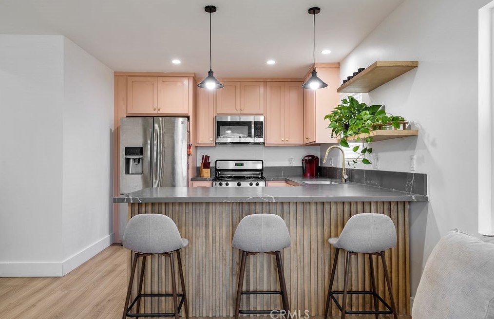 2133 74th St, Los Angeles CA  90047-2119 exterior