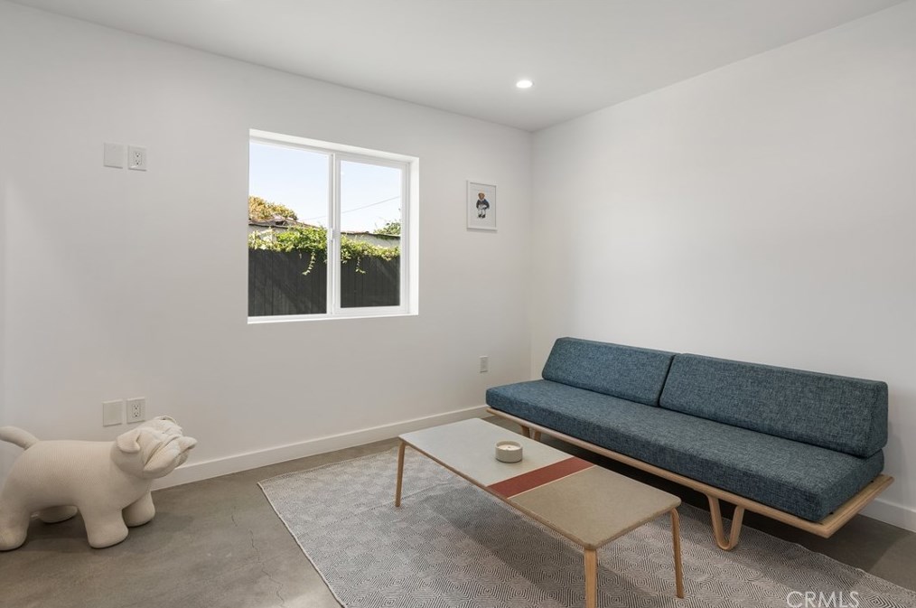 2133 74th St, Los Angeles CA  90047-2119 exterior