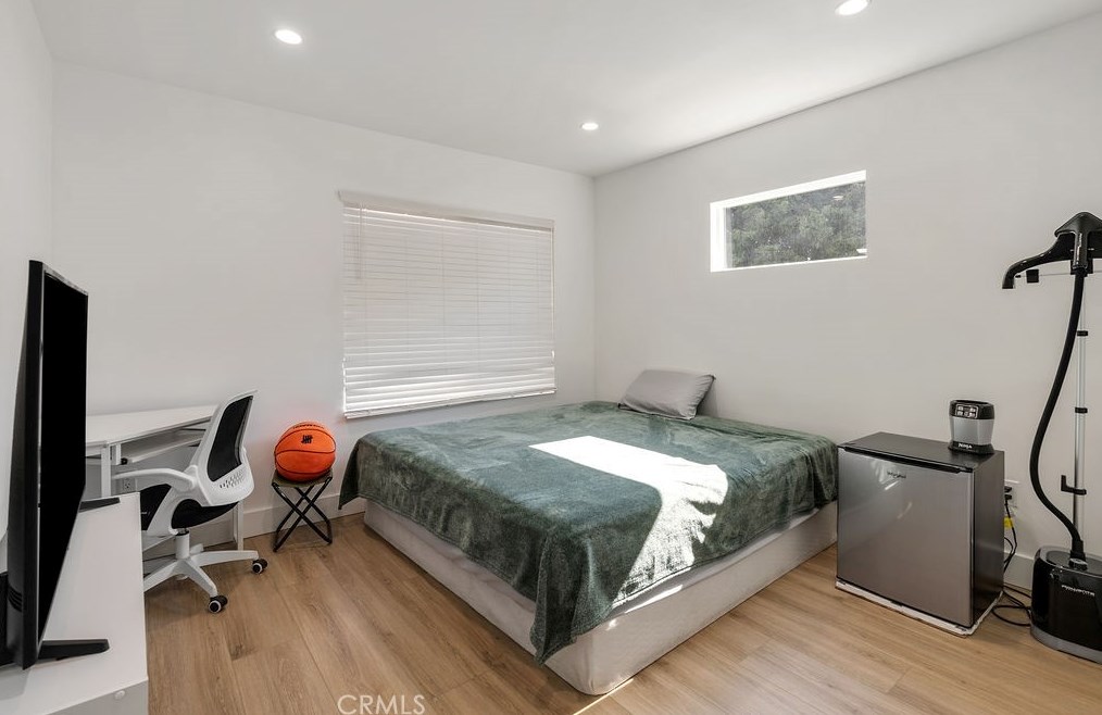 2133 74th St, Los Angeles CA  90047-2119 exterior