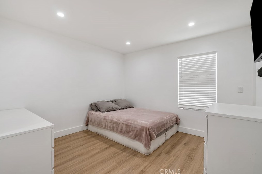 2133 74th St, Los Angeles CA  90047-2119 exterior
