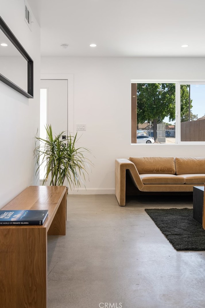 2133 74th St, Los Angeles CA  90047-2119 exterior