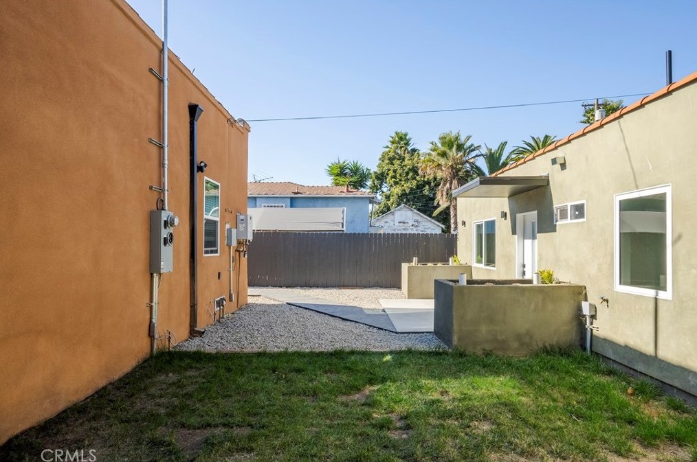 2133 74th St, Los Angeles CA  90047-2119 exterior