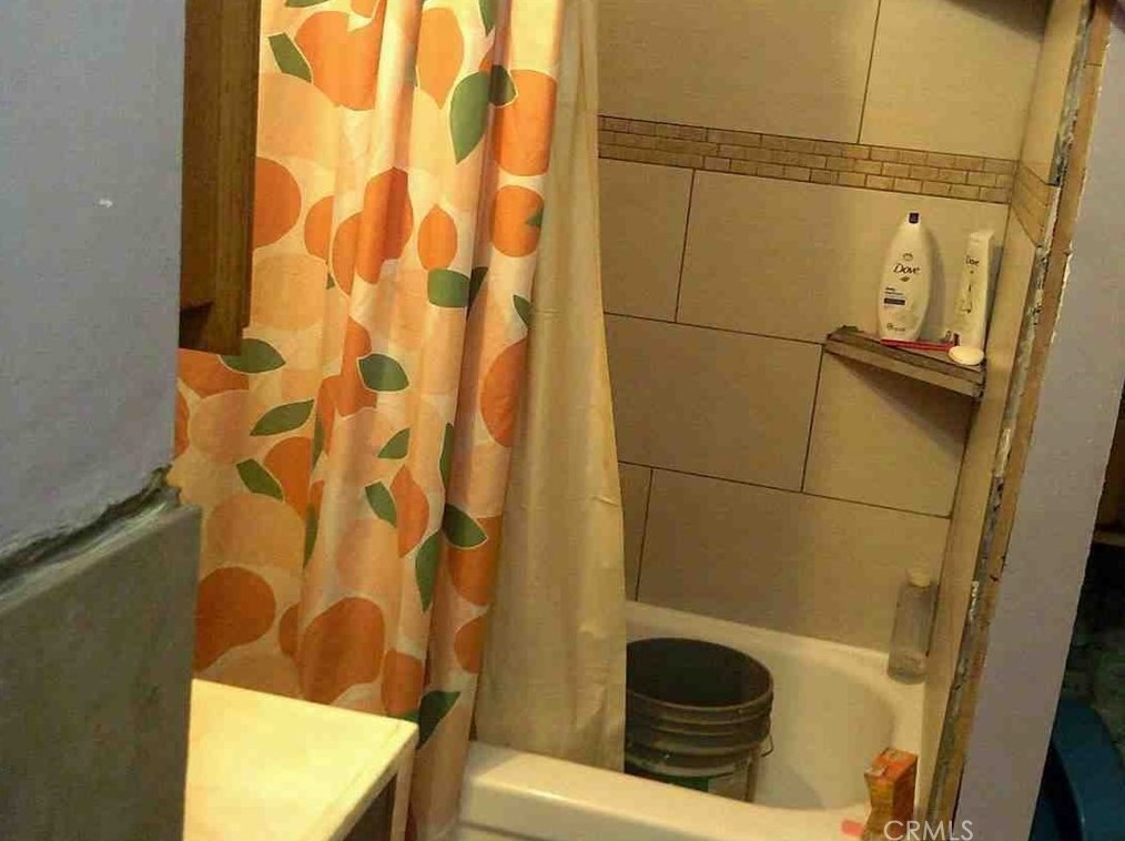 108 Dillon St, Los Angeles CA  90026-4618 exterior