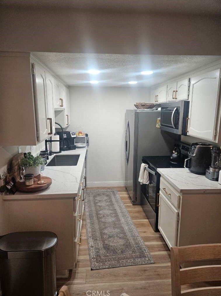 19188 Palo Verde Dr, Apple Valley CA  92308-8935 exterior