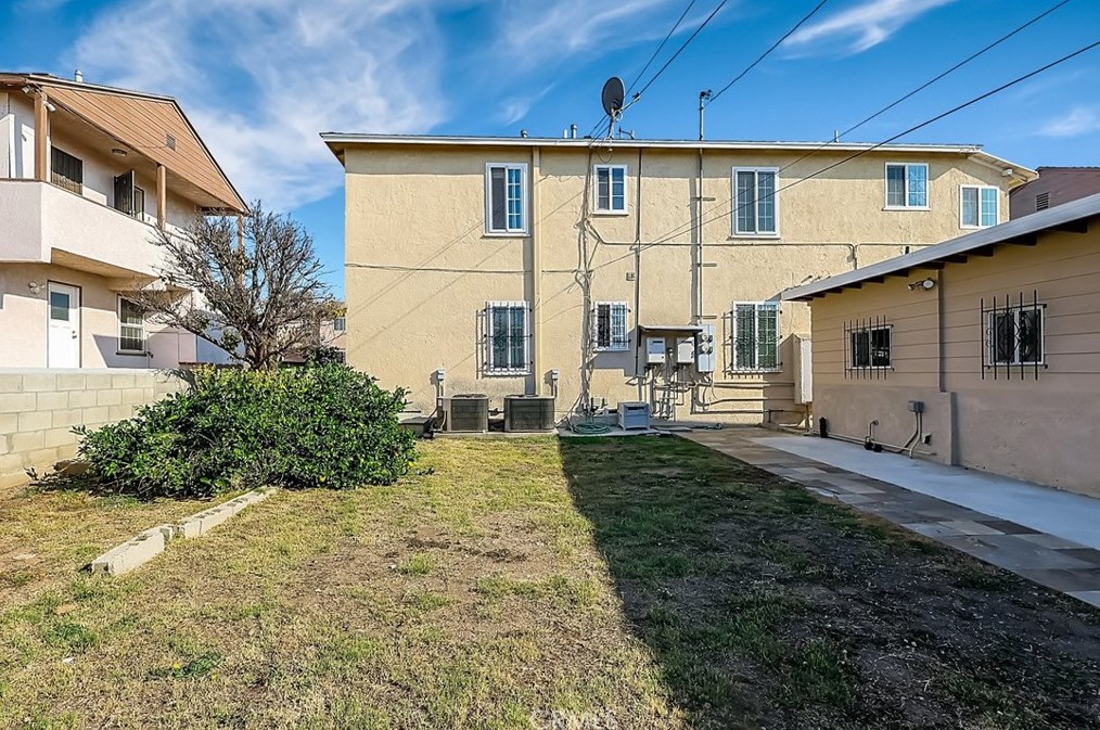 10429 Haas Ave, Los Angeles CA  90047-4333 exterior