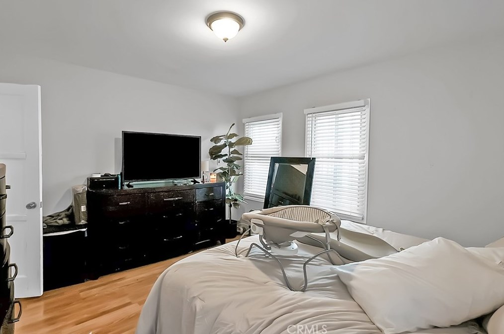 10429 Haas Ave, Los Angeles CA  90047-4333 exterior