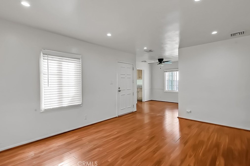 10429 Haas Ave, Los Angeles CA  90047-4333 exterior