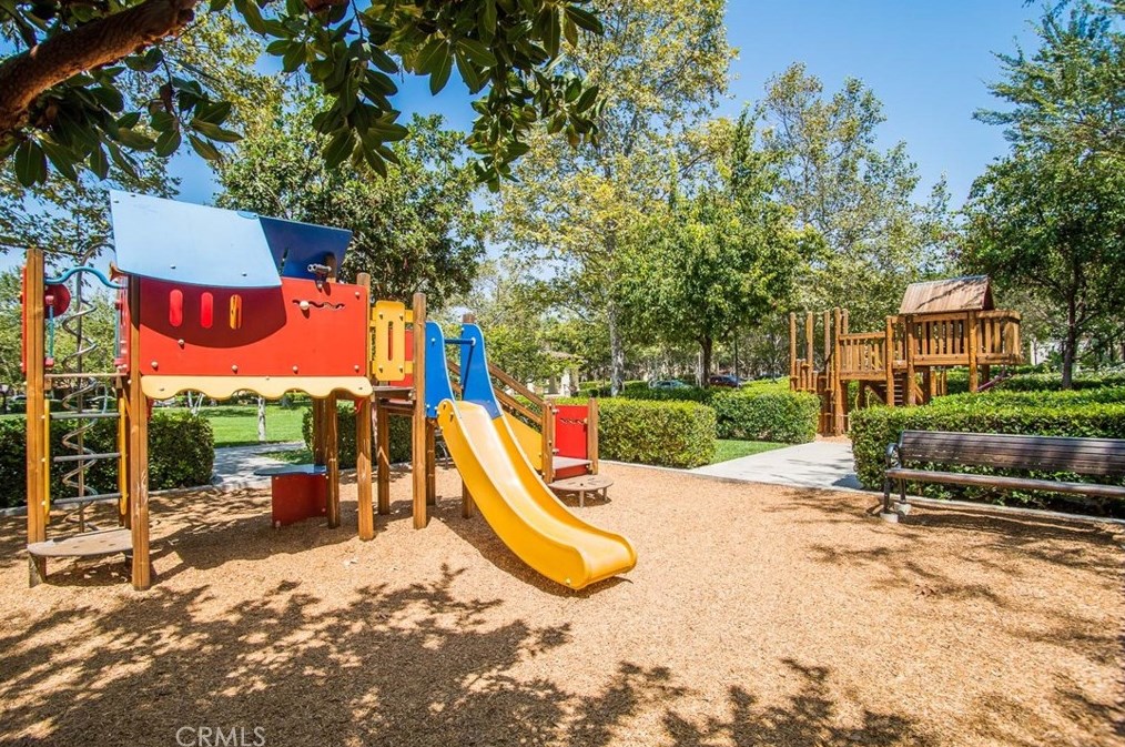 106 Symphony, Irvine CA  92603-0689 exterior