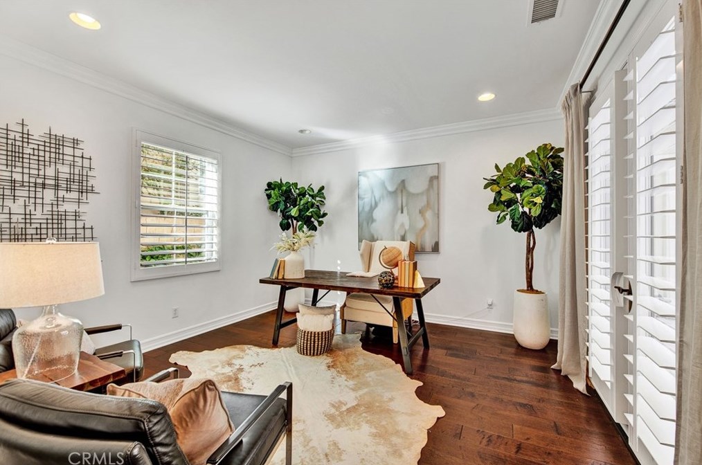 106 Symphony, Irvine CA  92603-0689 exterior