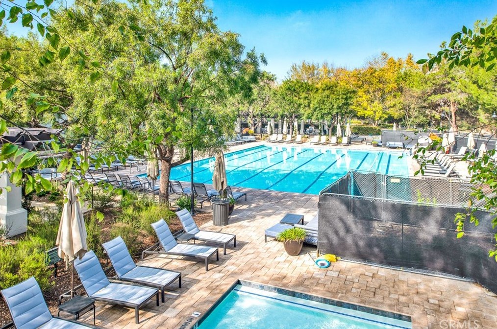 106 Symphony, Irvine CA  92603-0689 exterior