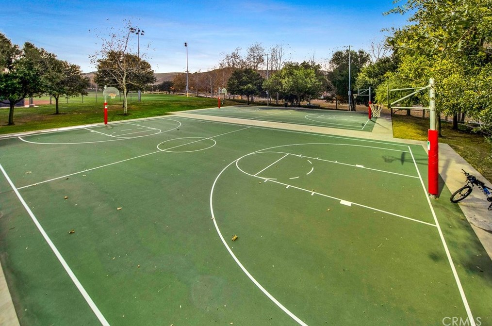 106 Symphony, Irvine CA  92603-0689 exterior