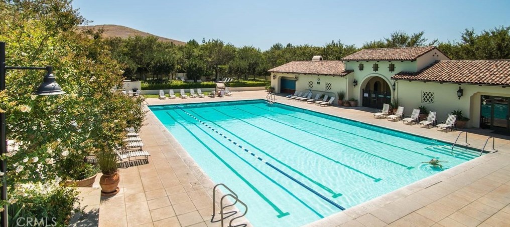 106 Symphony, Irvine CA  92603-0689 exterior